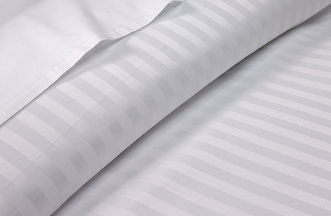 Gestreifter Satin Bettbezug 1