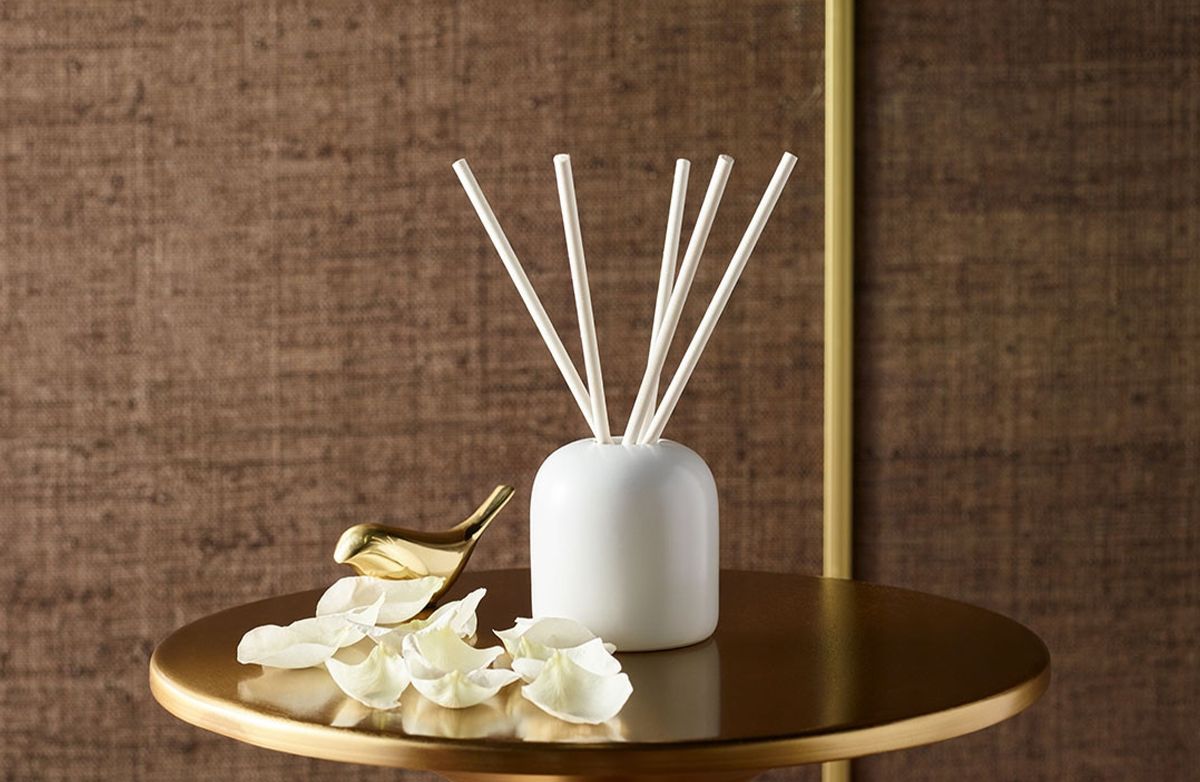 Buy Luxury Hotel Bedding from Marriott Hotels - Attune Scent Sticks