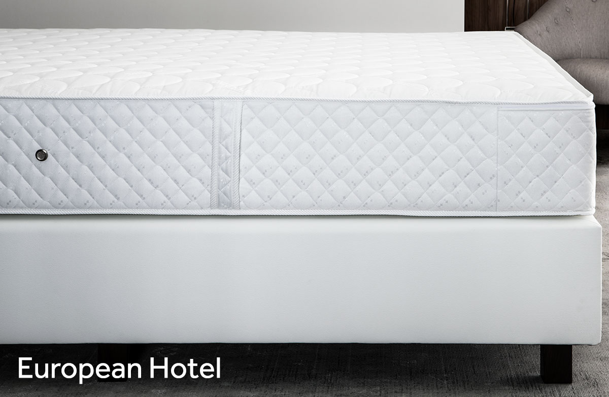 Marriott Bed & Bedding Set 2